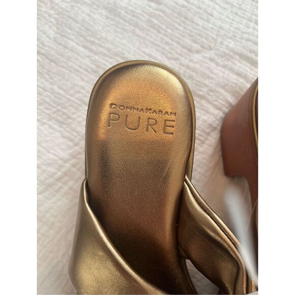 PURE Donna Karan Adalee Platform Sandal in Gold  NEW - Picture 3 of 5